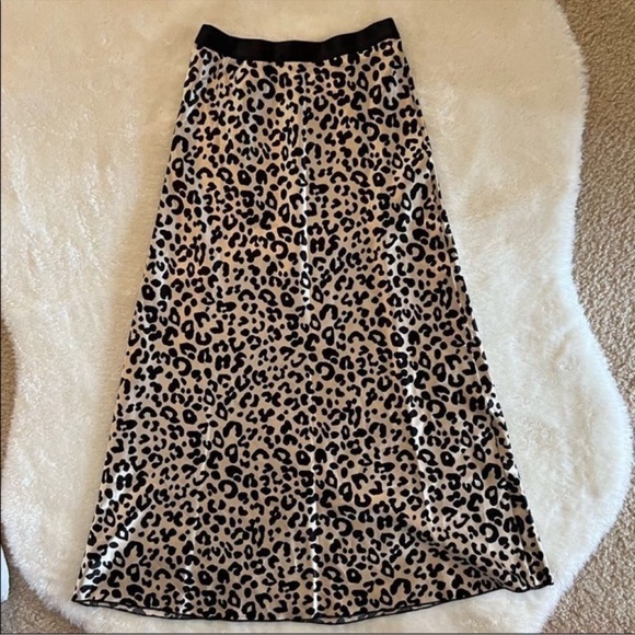 Pink VS Collab Knit Riot Animal Print Satin Skirt - Picture 3 of 3